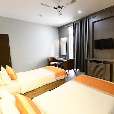 Hotel Jataka Inn Bodh Gaya Exteriör bild