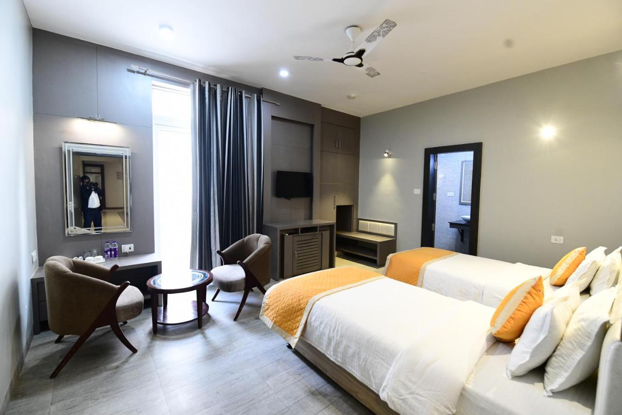 Hotel Jataka Inn Bodh Gaya Exteriör bild