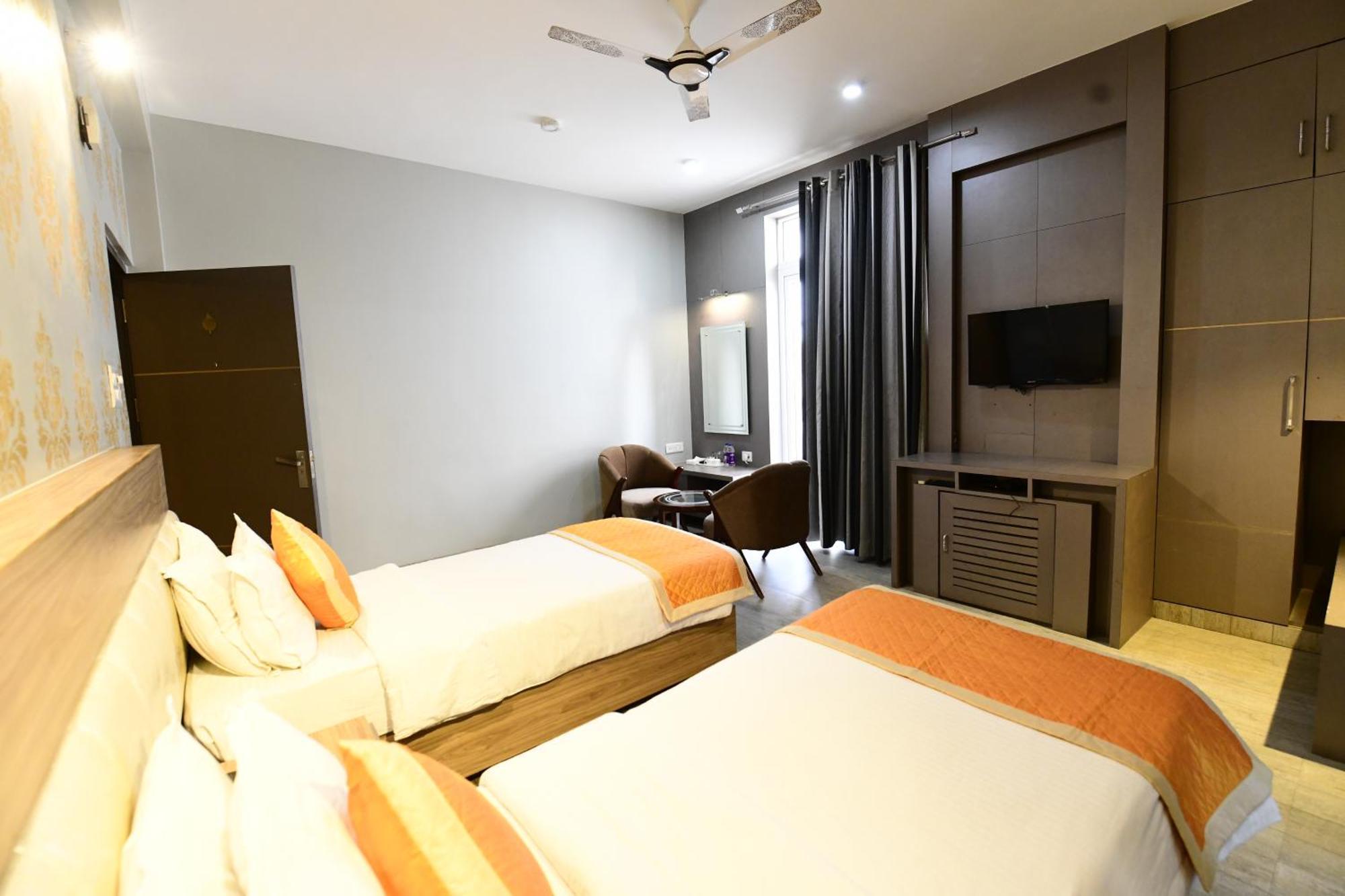 Hotel Jataka Inn Bodh Gaya Exteriör bild